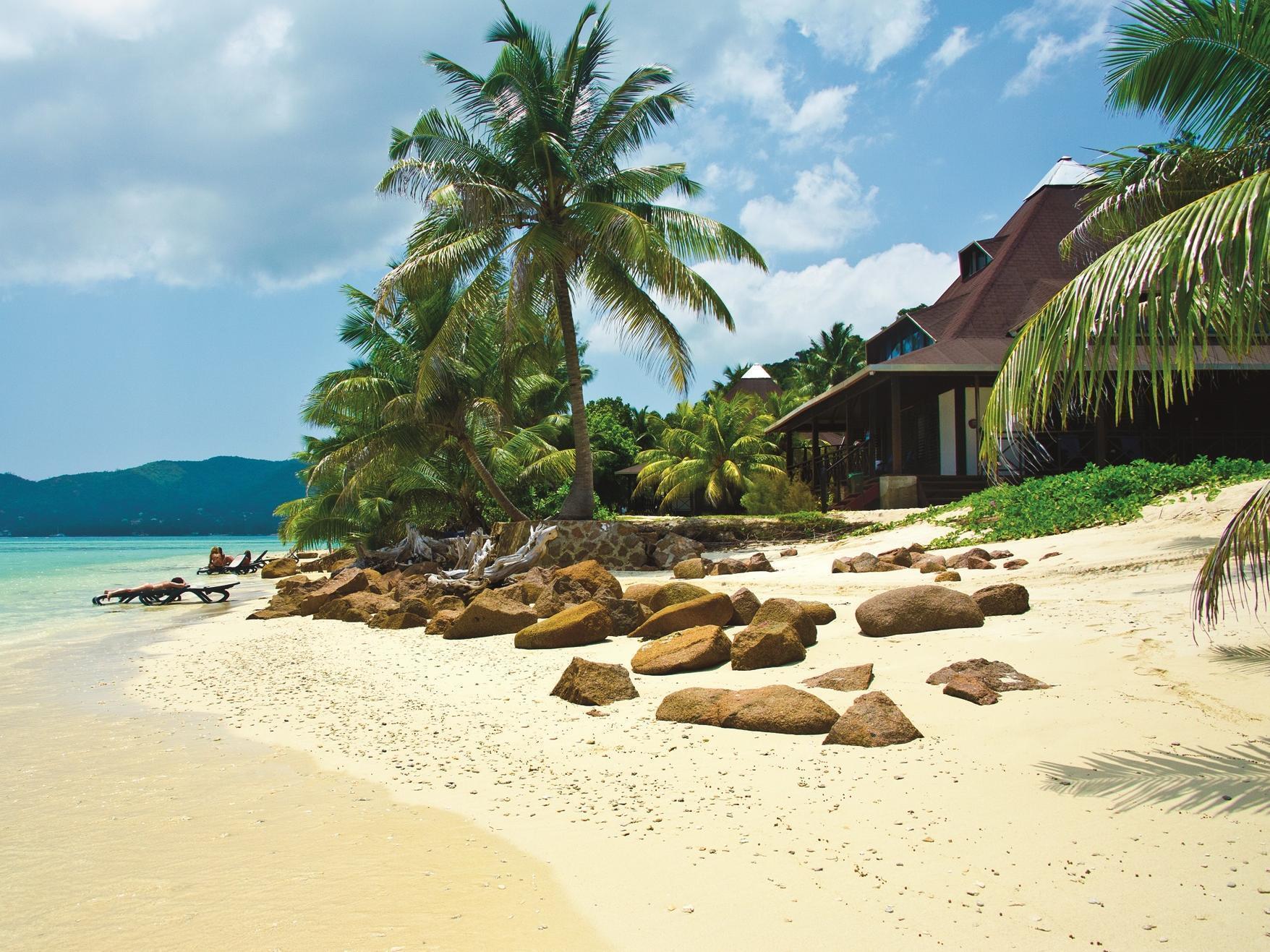 New Emerald Cove Hotel Baie Sainte Anne Exterior foto
