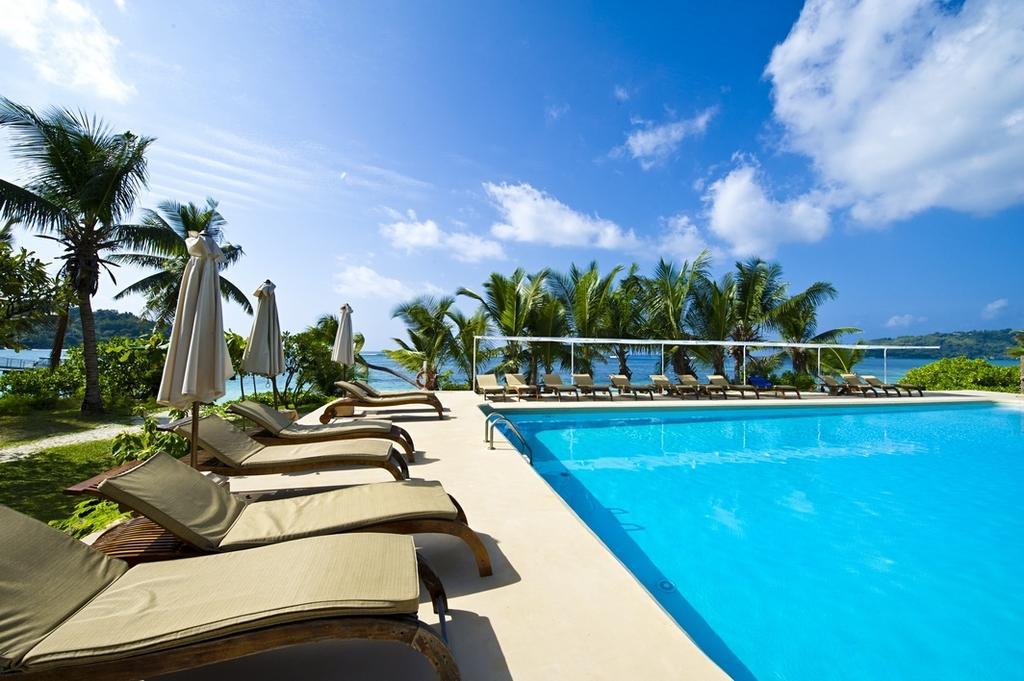 New Emerald Cove Hotel Baie Sainte Anne Exterior foto