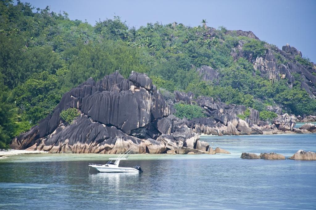 New Emerald Cove Hotel Baie Sainte Anne Exterior foto