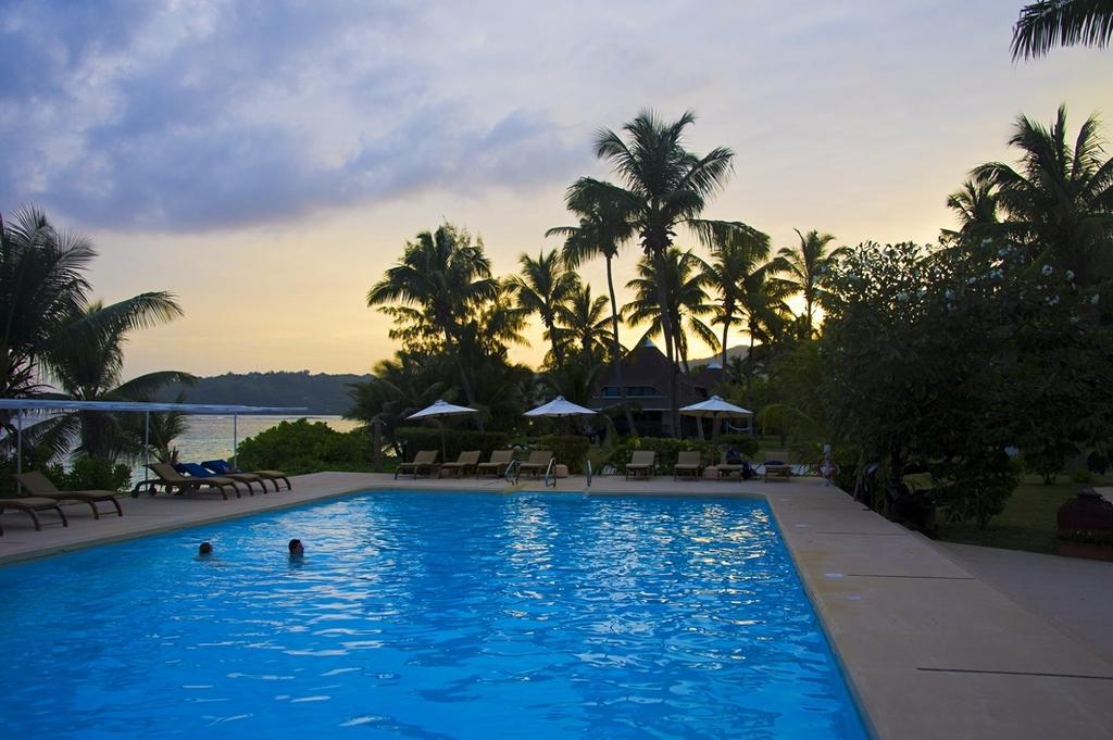 New Emerald Cove Hotel Baie Sainte Anne Exterior foto