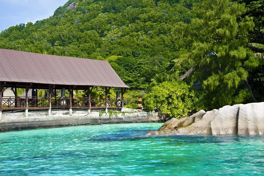 New Emerald Cove Hotel Baie Sainte Anne Exterior foto