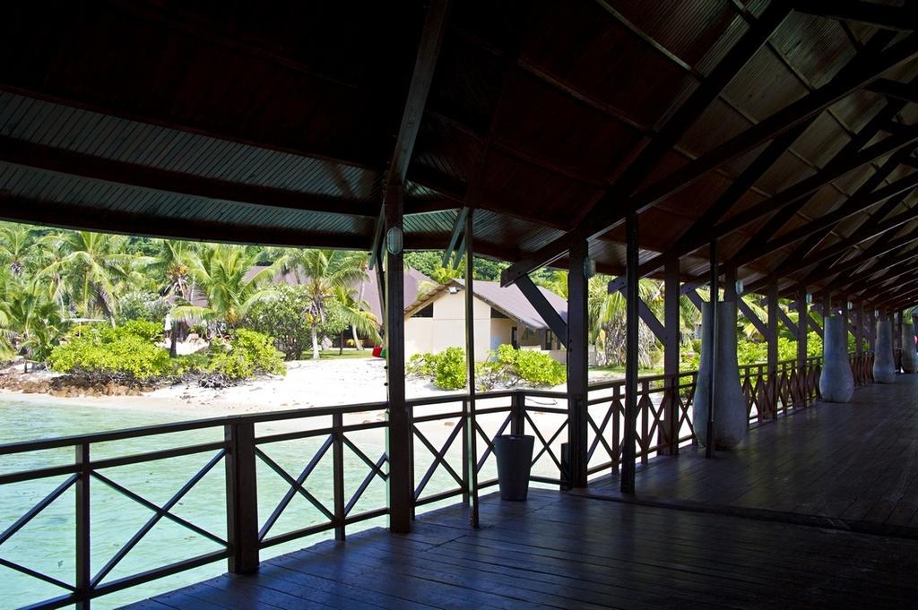 New Emerald Cove Hotel Baie Sainte Anne Exterior foto